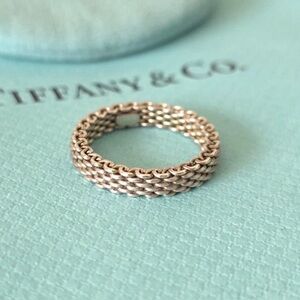 Rare Tiffany and Co 18 k ROSE GOLD Ring 
Size 5       4mm. WORN 2 times